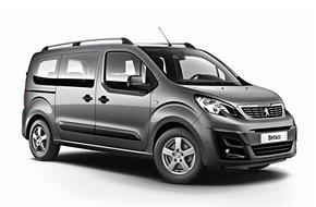 Lucano Rent a Car 자동차 임대 푼타 아레나스 공항 (PUQ) 밴