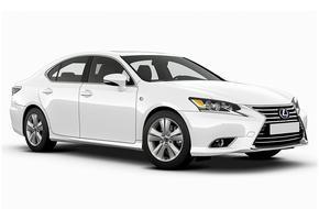 Locação de automóvel em Nápoles Lexus ES Hybrid